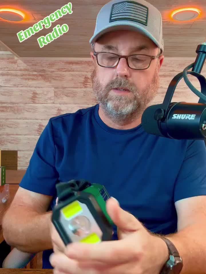 Monitoiminen Hätäradio - SurvivorPower-***Multifunctional Emergency Radio - SurvivorPower-EmiyoSuomi