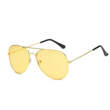 Kesäiset pilottilasien herrat – Keveät, tyylikkäät aurinkolasit vivano-warszawa