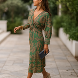 Naisten V-mallinen mekko - Tyylikäs ja trendikäs