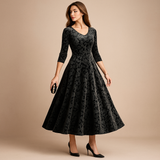 Samettinen kukkakuvioinen A-linjainen mekko