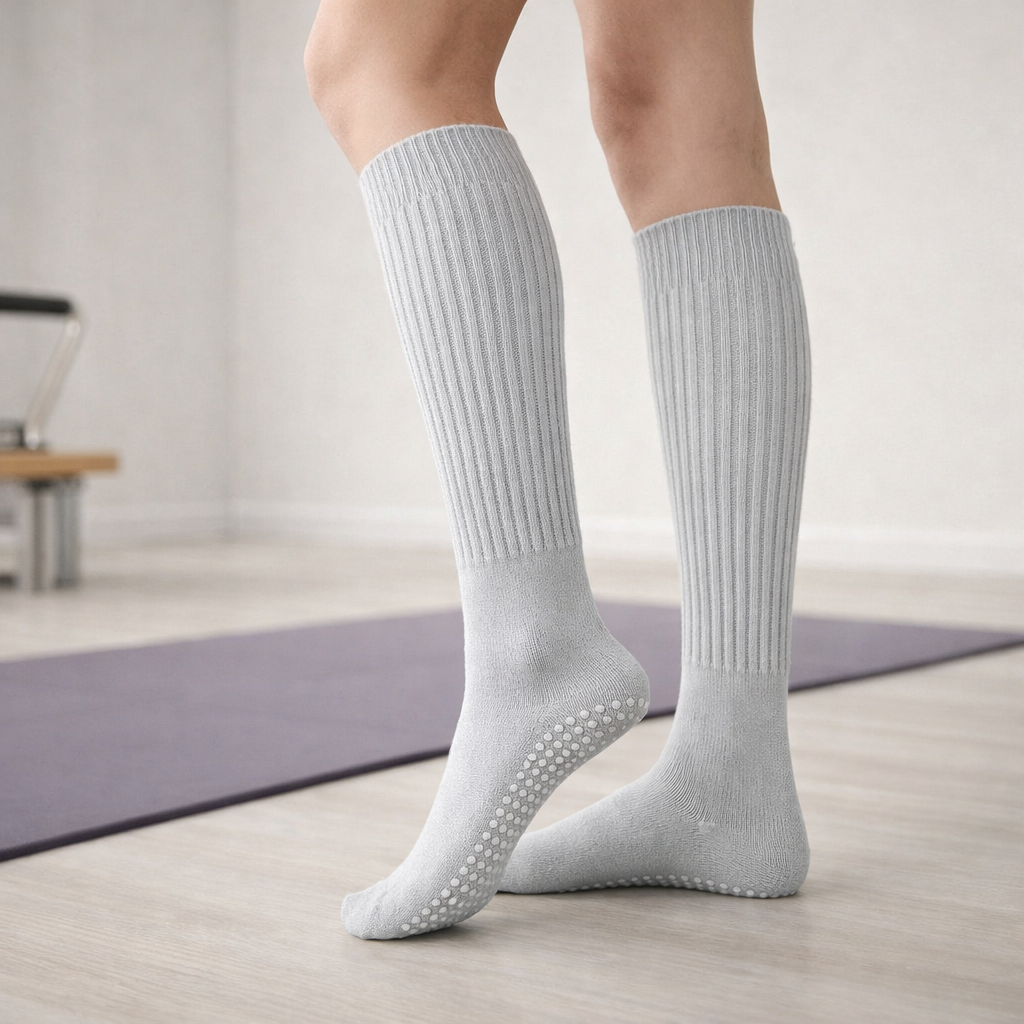Naisten Polvipituiset Pilates-sukat, joissa on Liukumaton Pinta