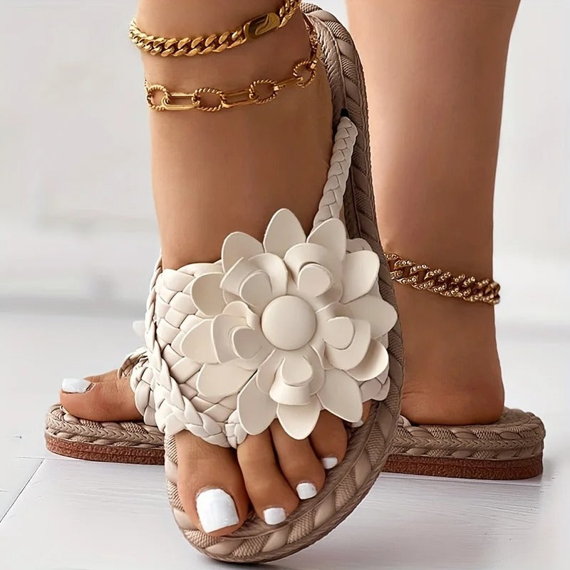 Naisten kukkasandaalit – tyylikäs ja mukava kesäkenkä-Sandaalit-EmiyoSuomi