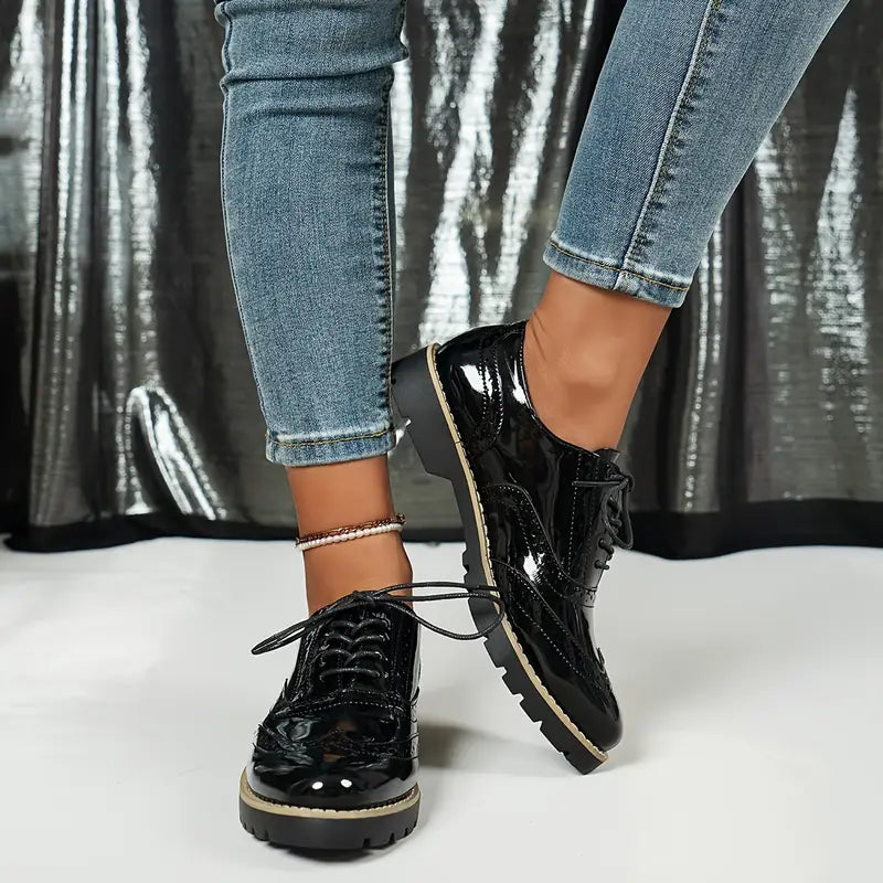 Ninette – Kiiltävät nahkakengät - EmiyoSuomi