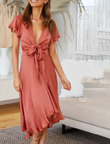 Kesäinen Kietaisumekko Halkiolla - Tyylikäs ja Mukava-Mekot-EmiyoSuomi