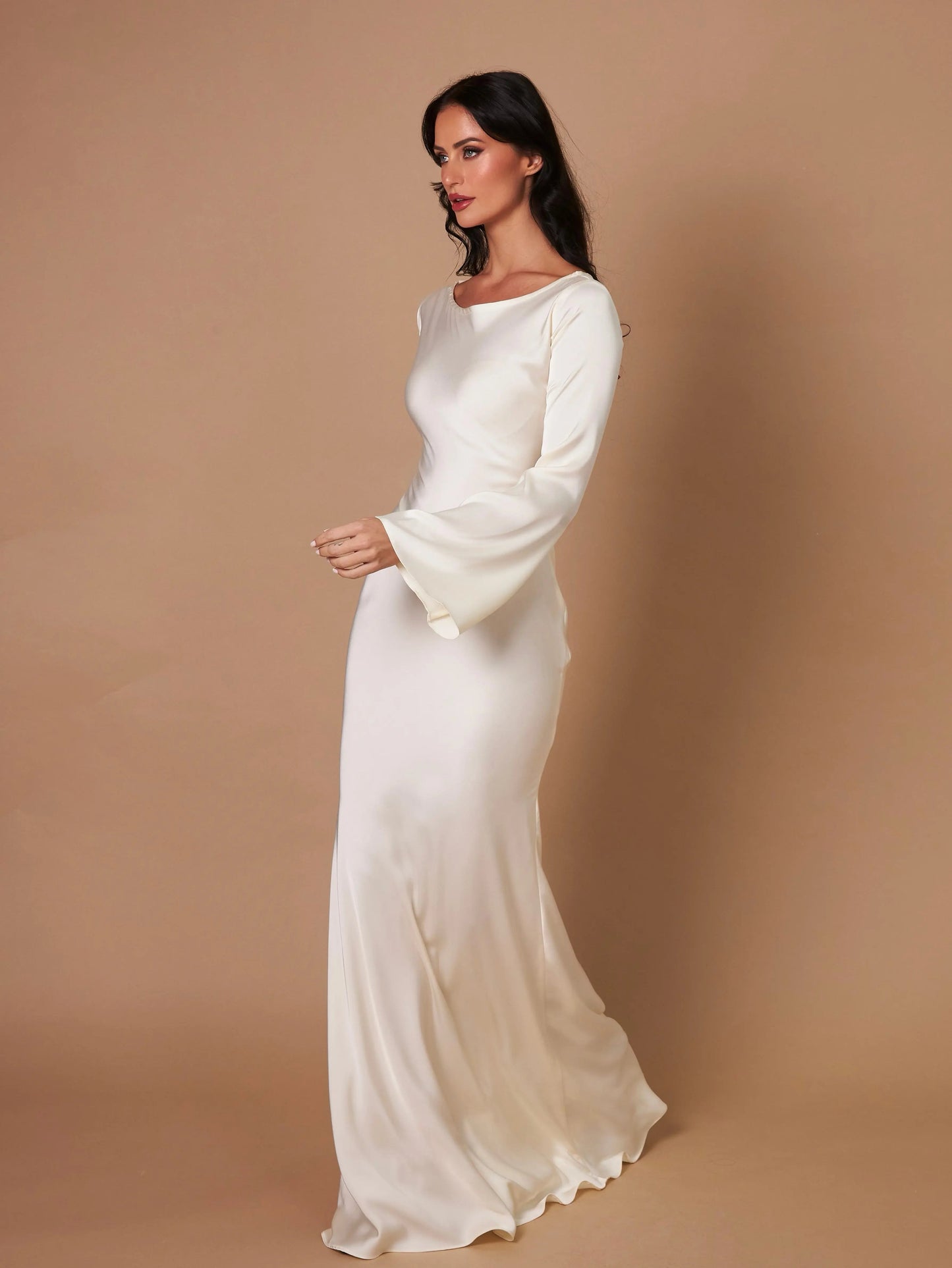 Elara Maksimekko - Ajaton Eleganssi - Pitkähihaiset-Mekot-EmiyoSuomi