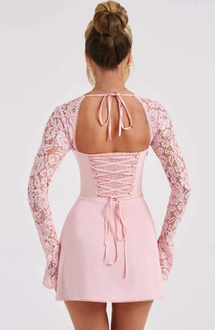 Paloma – Elegantti lyhyt mekko – Tyylikäs-Mekot-EmiyoSuomi