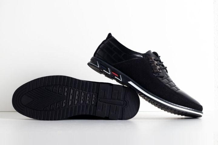 Miesten nahkaloaferit ortopedisillä ominaisuuksilla, slip-on muoto