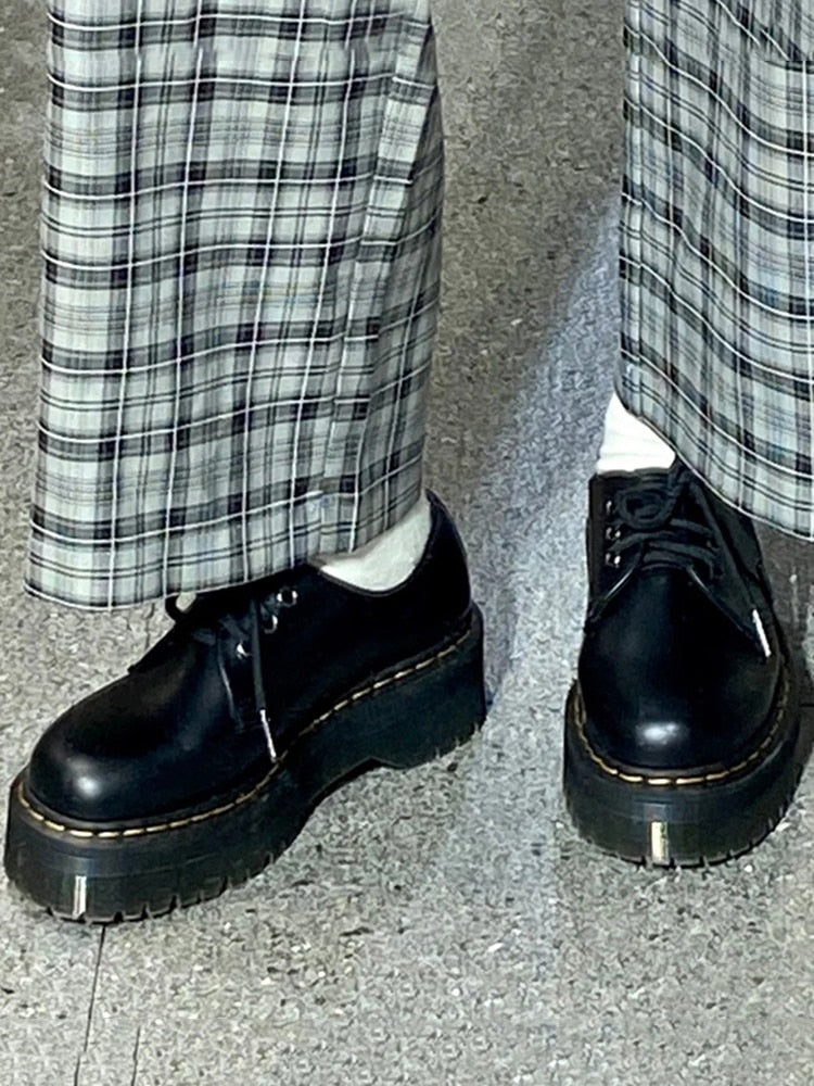 Alustat - Musta Plateau-Oxfords - Tyylikäs & mukava-kengät-EmiyoSuomi