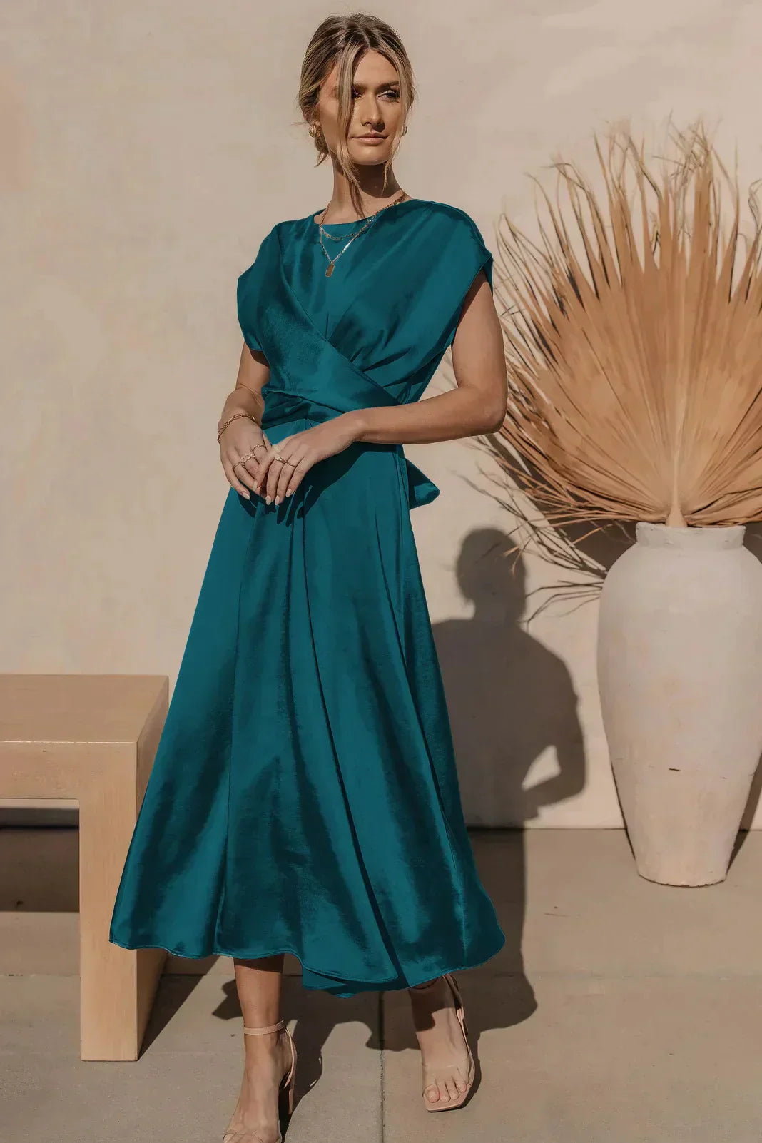 Evangeline - Robe satin élégante - Mode femme-Mekot-EmiyoSuomi