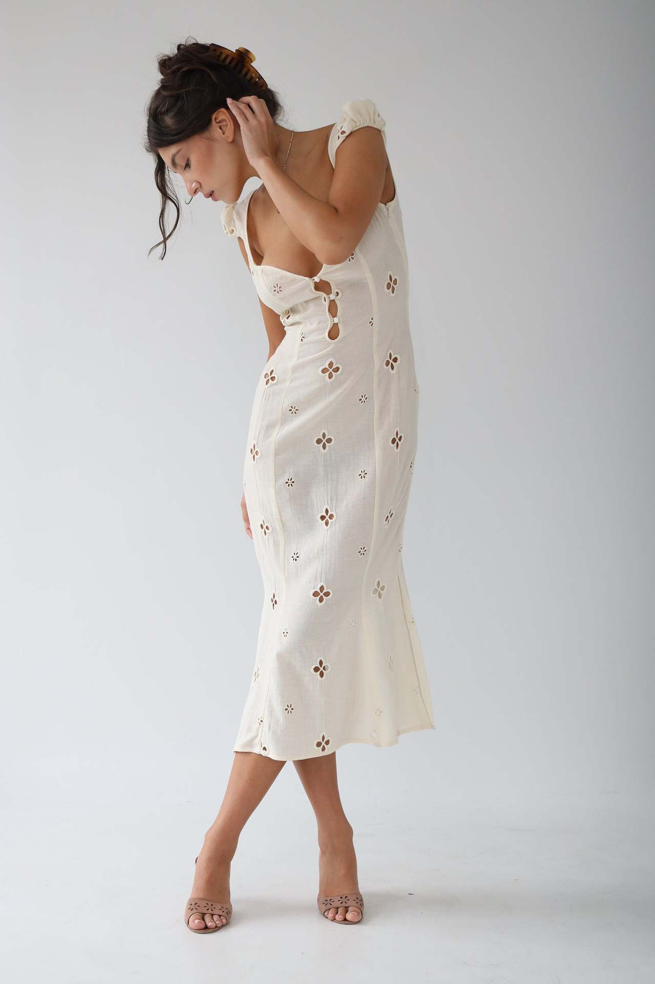 Mekko Fishtail Midi Vintage Brodeerattu - Isabella-Mekot-EmiyoSuomi