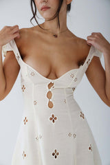 Mekko Fishtail Midi Vintage Brodeerattu - Isabella-Mekot-EmiyoSuomi