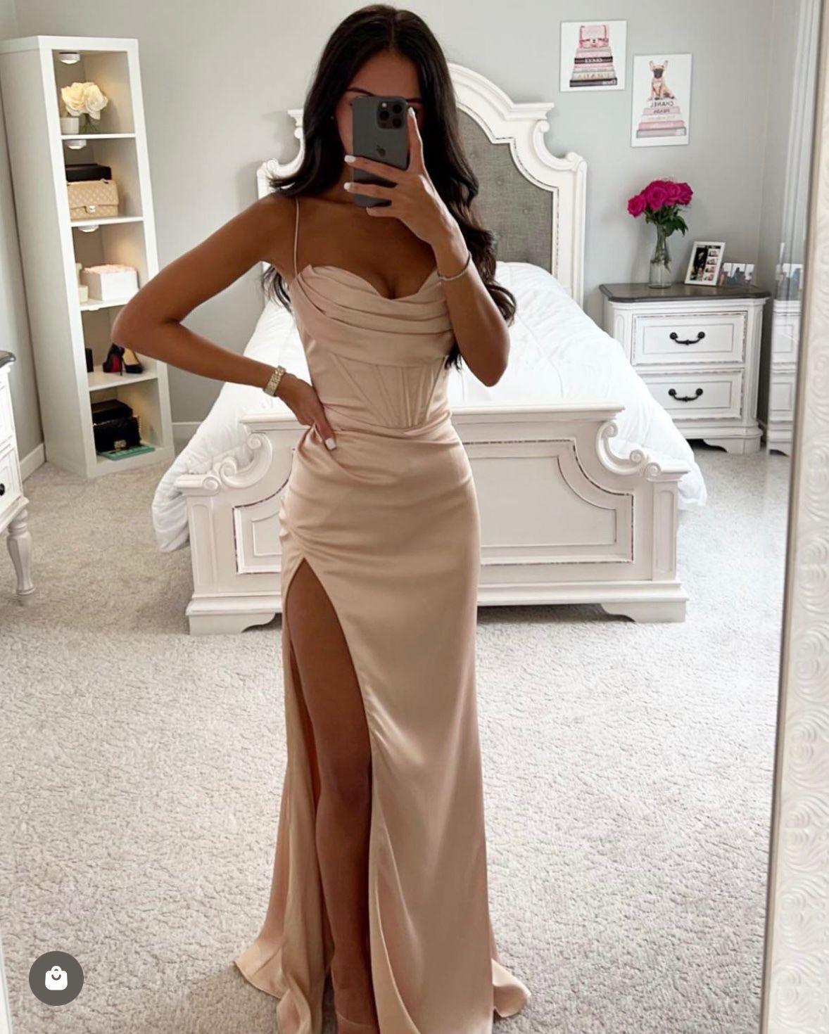 Tiffany - Samettinen Ilta-asu - Eleganssia ja mukavuutta-Mekot-EmiyoSuomi