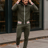 Mukava Mies Treenisarja Damon - Urheilullinen - Mukautuva - EmiyoSuomi - Verkkapuku