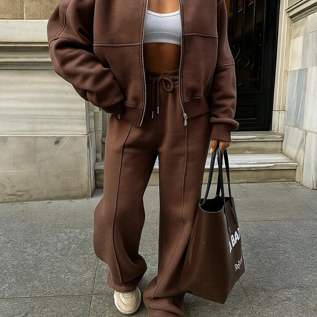 Naisten lounge - puku - mukava - tyylikäs - arkeen - EmiyoSuomi - Verkkapuku