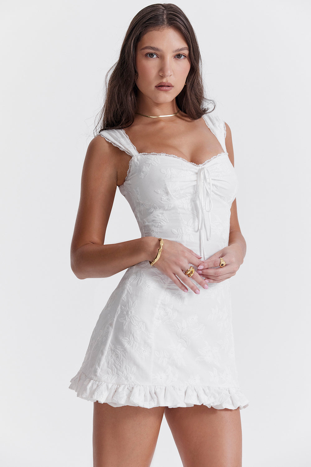 Valkoinen broderad miniklänning - Elegant - Sommar-Mekot-EmiyoSuomi