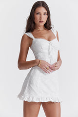 Valkoinen broderad miniklänning - Elegant - Sommar-Mekot-EmiyoSuomi