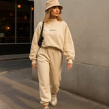 Tyylikäs Naisten Verryttelypuku Jade - Setti Huppari - Housut - Urheilu - EmiyoSuomi - Verkkapuku