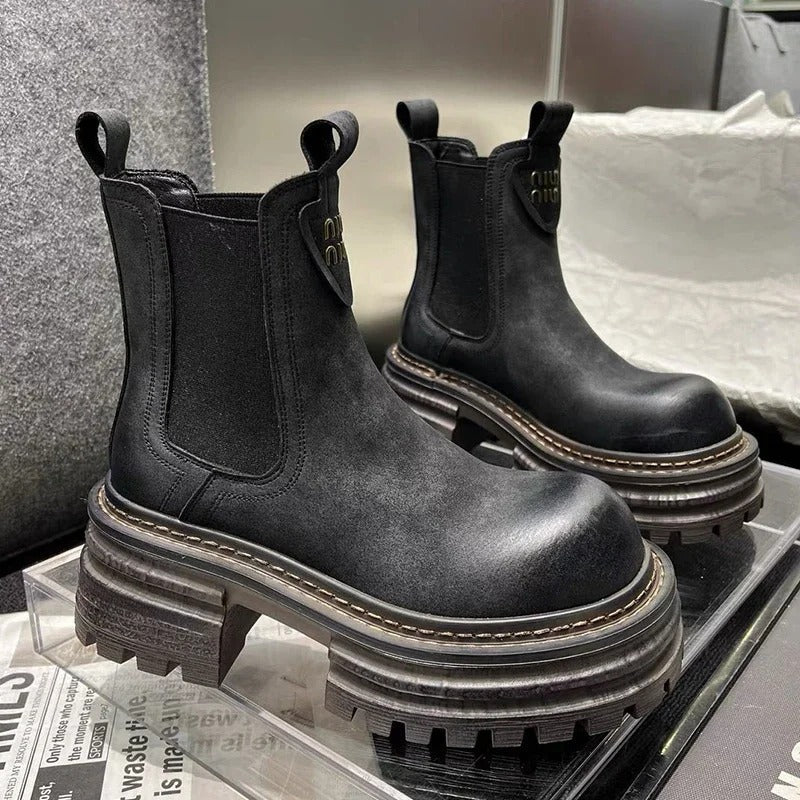 Cordelia - Naisten nahkasaappaat - Korkopohja