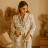 VelvetMorn – Pehmeä Luksuspyjama Puuvillasekoitteesta Rentouttaviin Hetkiin - EmiyoSuomi - Kylpytakit