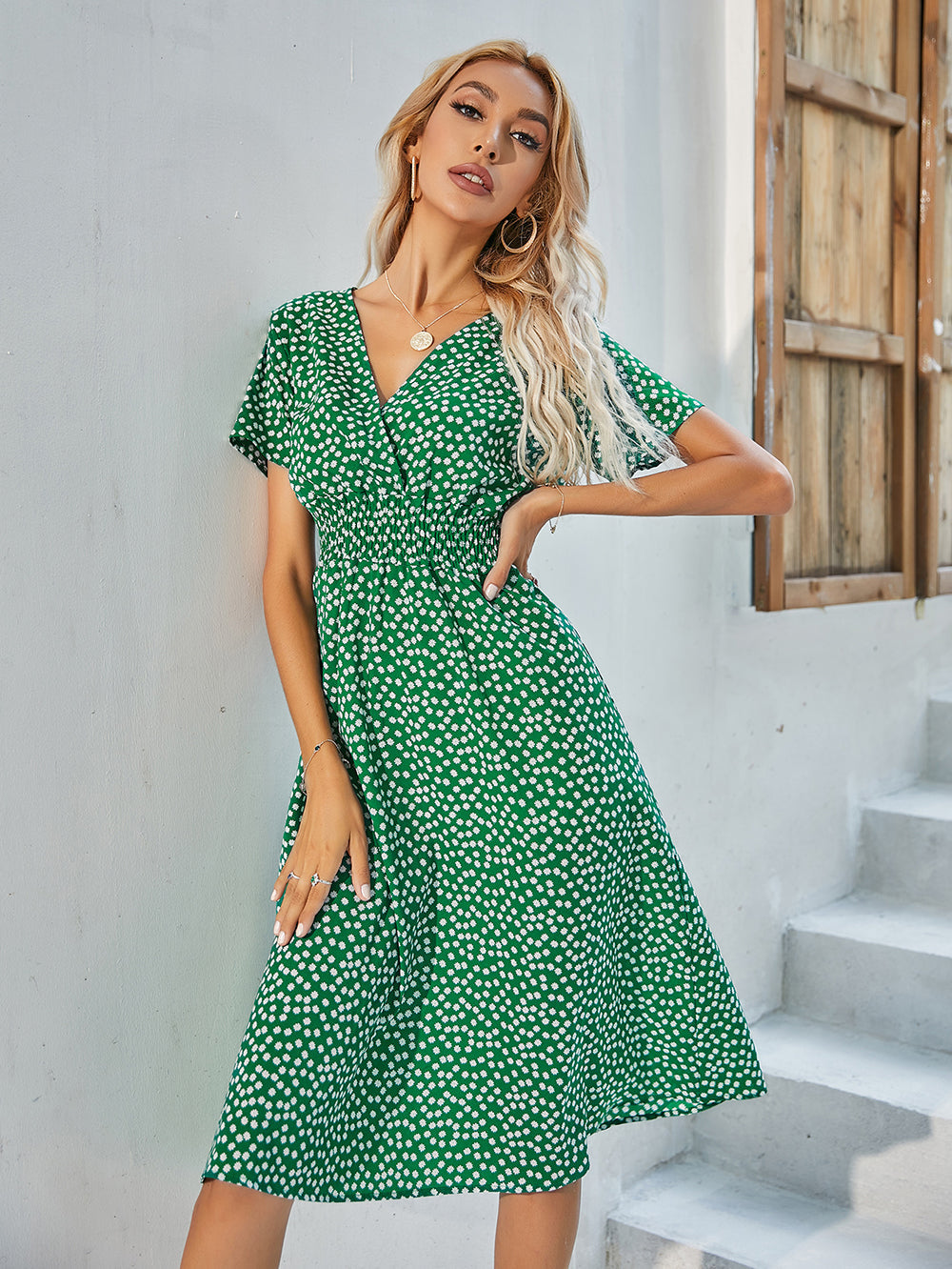 Euni | Rento kukkakuvioinen mekko-Clothing-EmiyoSuomi