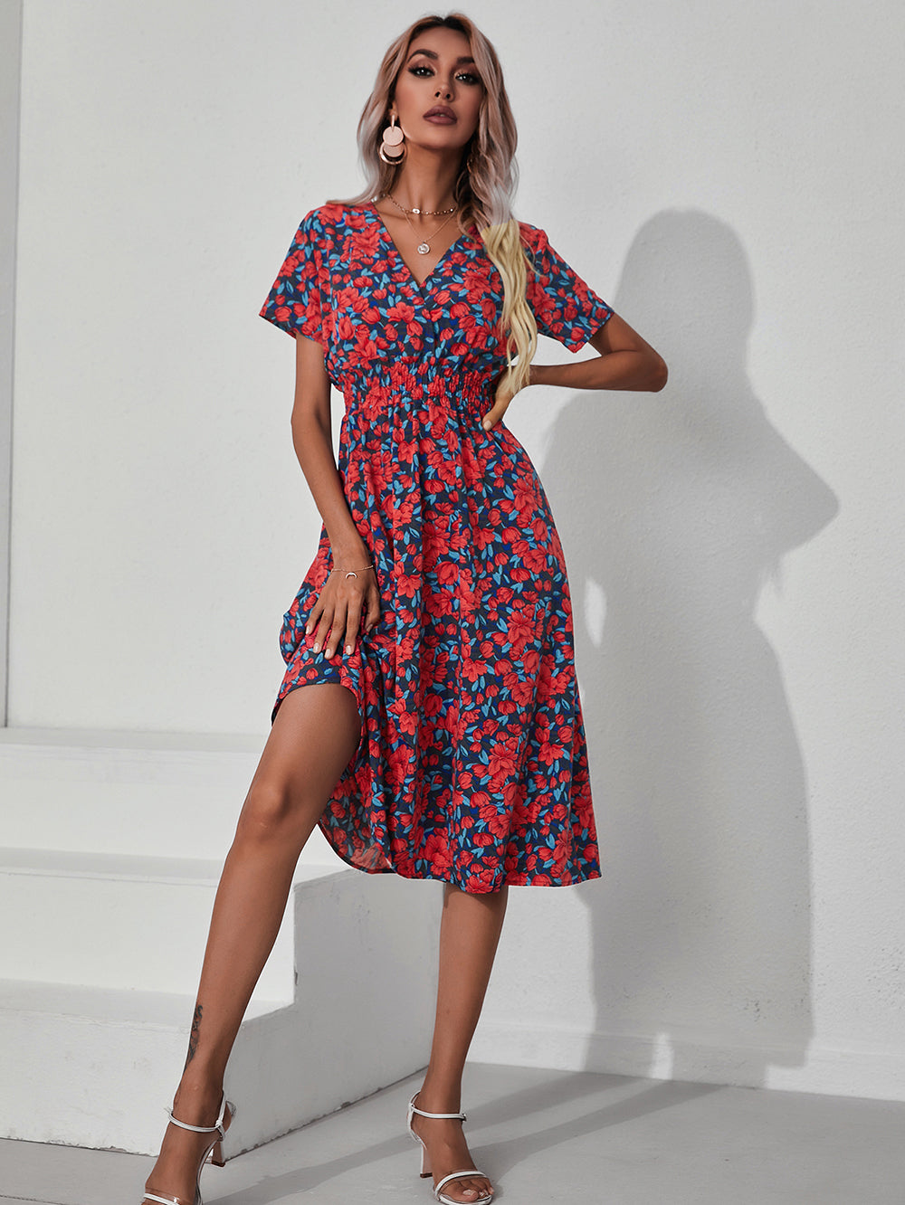 Euni | Rento kukkakuvioinen mekko-Clothing-EmiyoSuomi