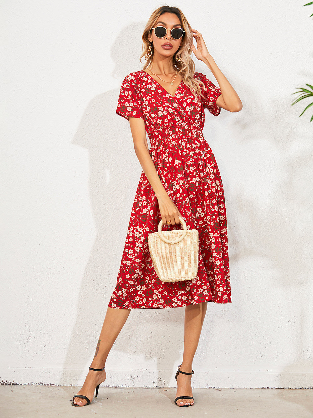 Euni | Rento kukkakuvioinen mekko-Clothing-EmiyoSuomi