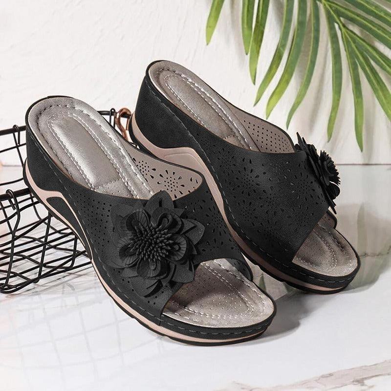 Kirsi | Mukavat kukkasandaalit-0-EmiyoSuomi