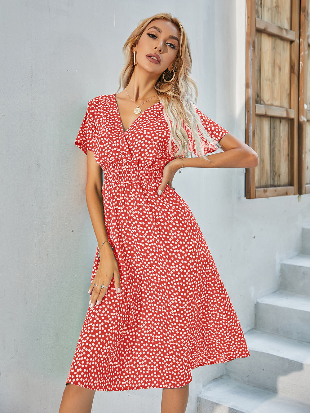 Euni | Rento kukkakuvioinen mekko-Clothing-EmiyoSuomi