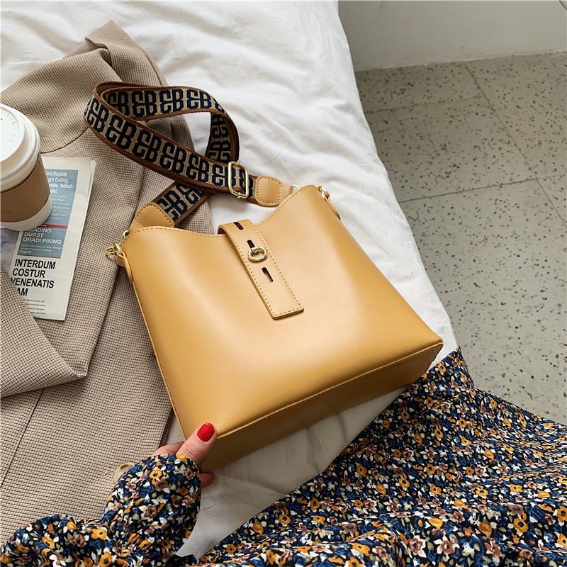 Mikaela NAISTEN OLKALAUKKU-EmiyoSuomi