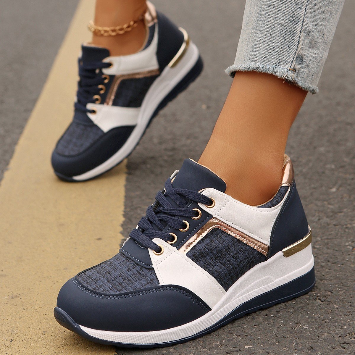 Blauw / 44