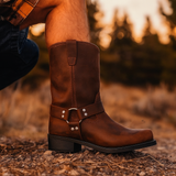 Damen Mid-Calf Stiefel – Leder Harnisch – Schnalle & Nietenband
