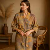SereniLuxe – Hengittävä ja Tyylikäs Kimono-mallinen Kylpytakki Maksimaaliseen Rentoutumiseen