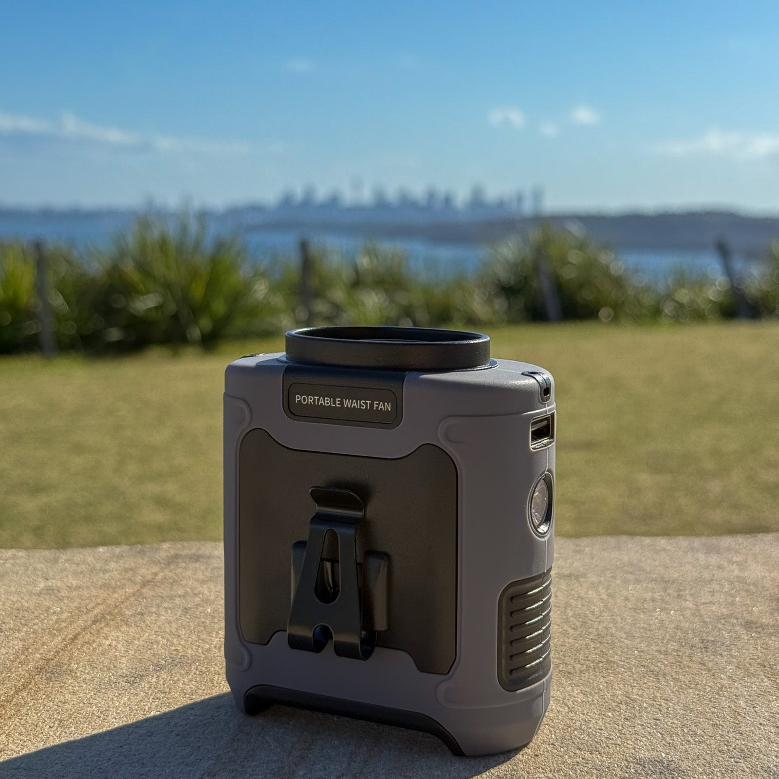 3 - in - 1 Vyötuulettaja, jossa on Taskulamppu ja Powerbank - EmiyoSuomi - jäähdytys