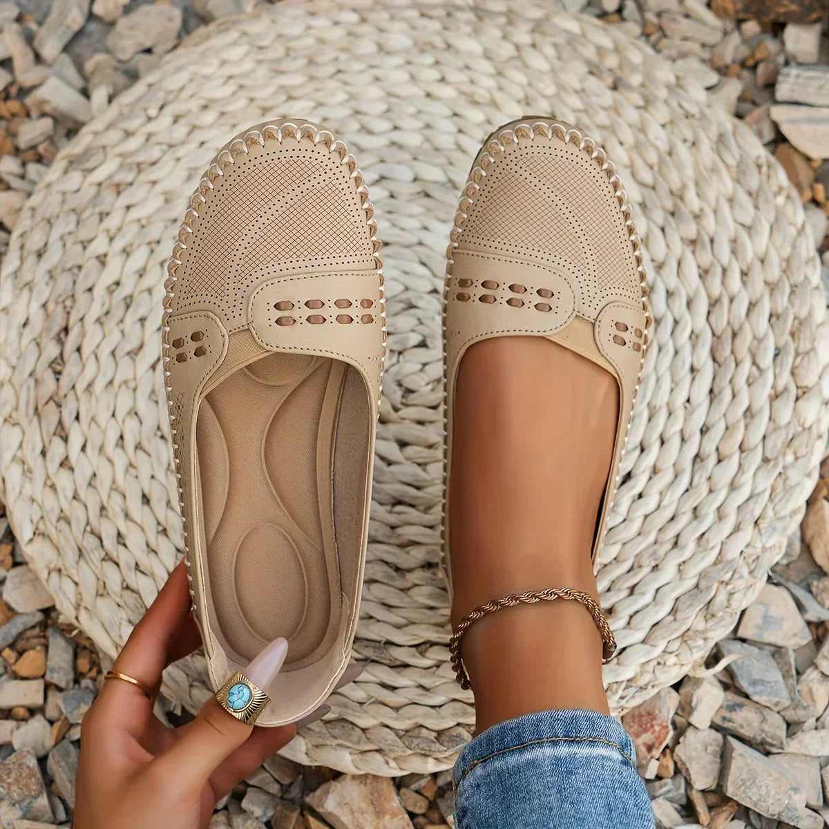Naisten kengät | Reikäilty loaferi, slip-on
