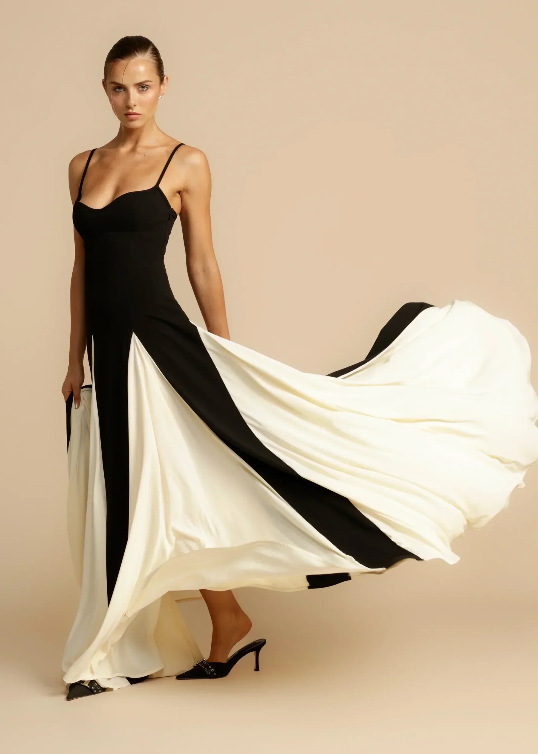 Maxi Mekko Ophelia Grace - Eleganssia ja mukavuutta - Naisten muoti-Mekot-EmiyoSuomi