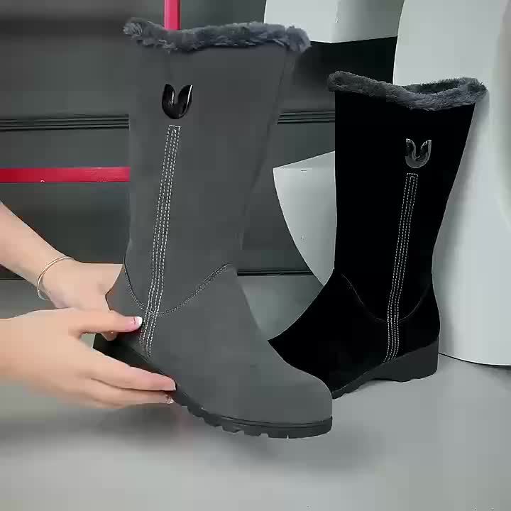 Naisten turkisreunainen puolisäärisaapas pehmeällä vuorilla ja liukastumattomalla pohjalla