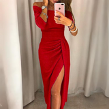 Ilta-asu – elegantti kiiltävä mekko halkiolla