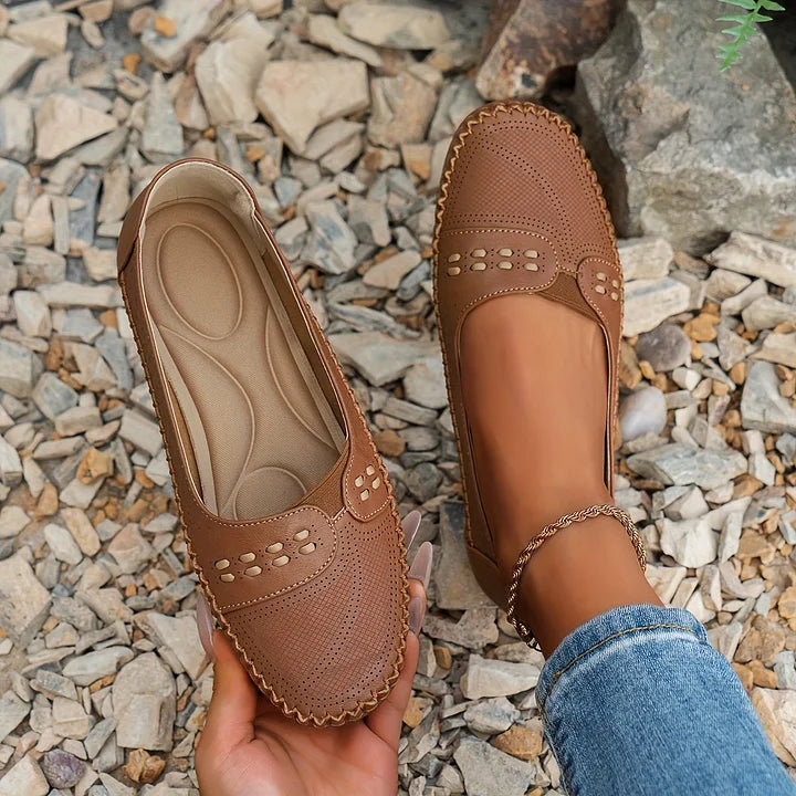 Naisten kengät | Reikäilty loaferi, slip-on