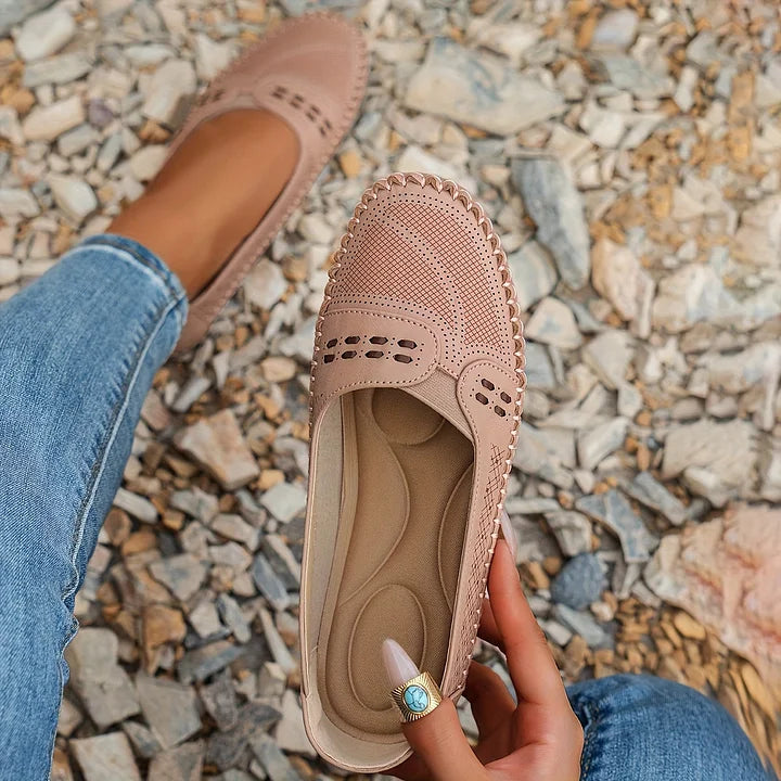 Naisten kengät | Reikäilty loaferi, slip-on
