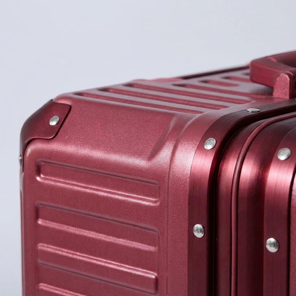 Alumiinikehyksinen matkalaukku – Travelion