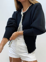 KALINA – Neulecardigan helmiyksityiskohdilla eleganttiin ja hienostuneeseen ilmeeseen-Cosy Fall Vibes-EmiyoSuomi