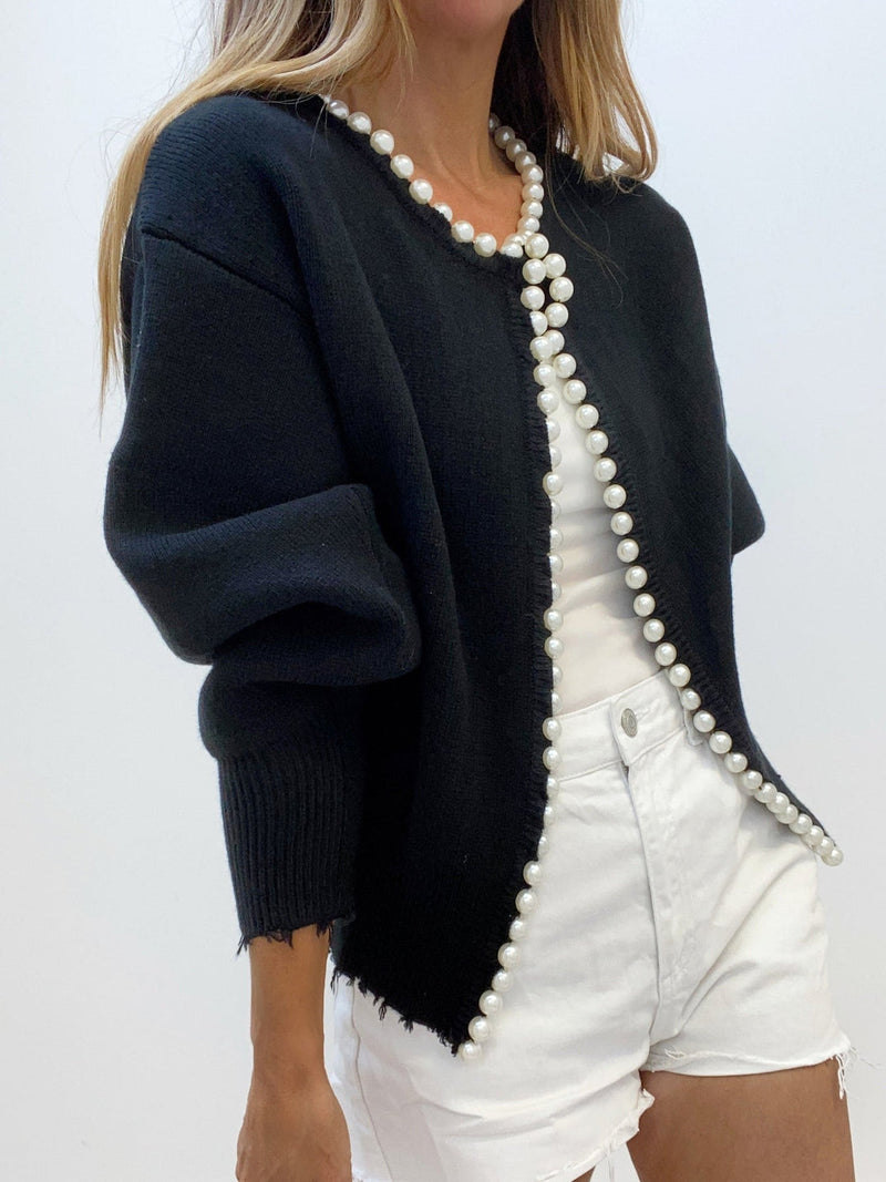 KALINA – Neulecardigan helmiyksityiskohdilla eleganttiin ja hienostuneeseen ilmeeseen-Cosy Fall Vibes-EmiyoSuomi
