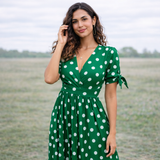 Polka Dot Mekko | Naiset, V-Kaula | Napilliset Etupuoli