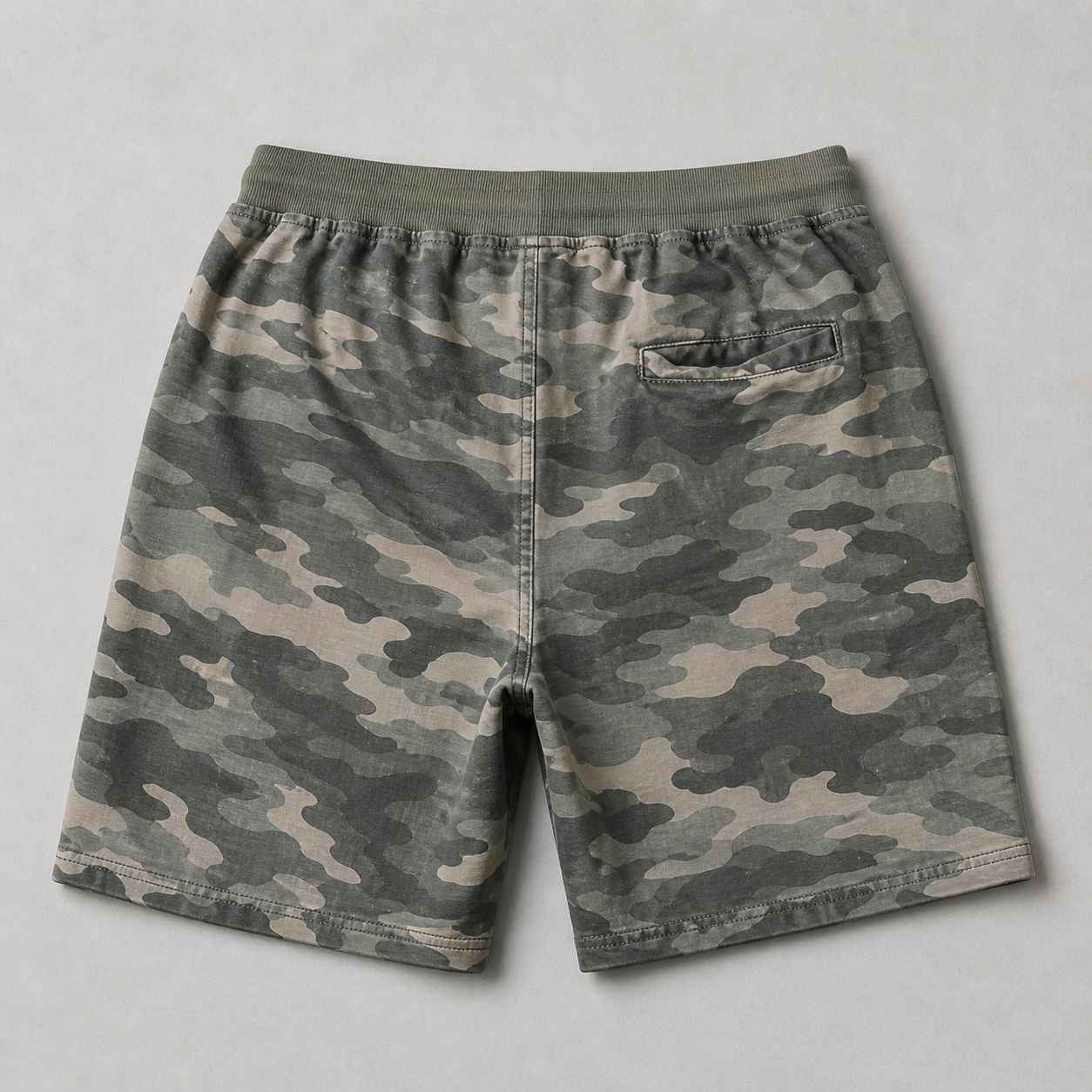 Calvin - Miesten camouflage-shortsit - Rento tyyli