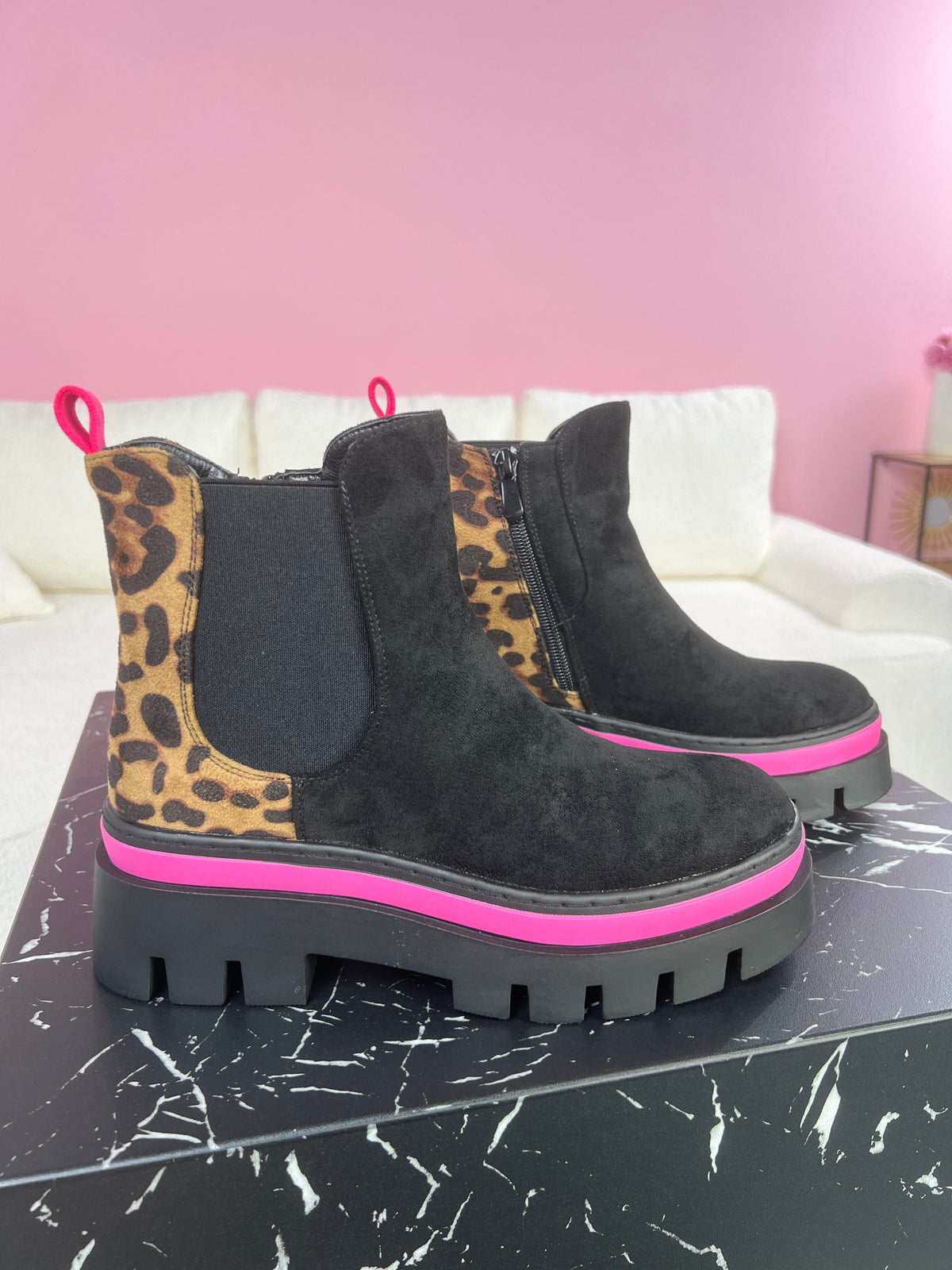 Naisten fuksia tekosuede nilkkurit 4 cm korolla