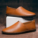 Miesten nahkaloaferit slip-on tyylillä, klassinen muotoilu