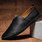 Miesten nahkaloaferit slip-on tyylillä, klassinen muotoilu
