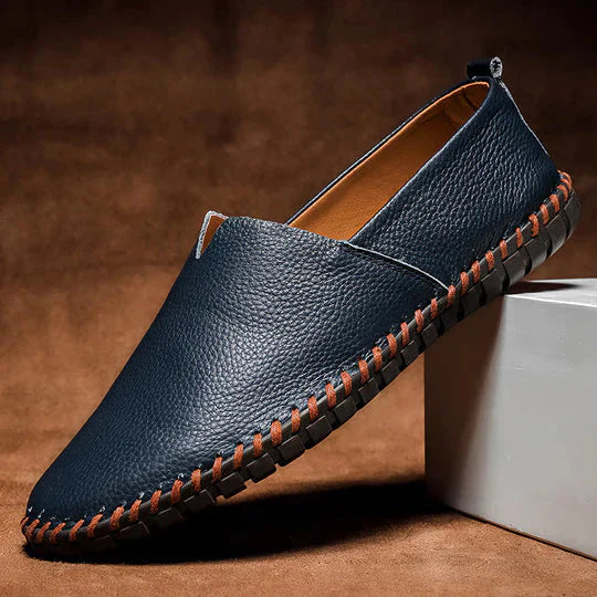 Miesten nahkaloaferit slip-on tyylillä, klassinen muotoilu
