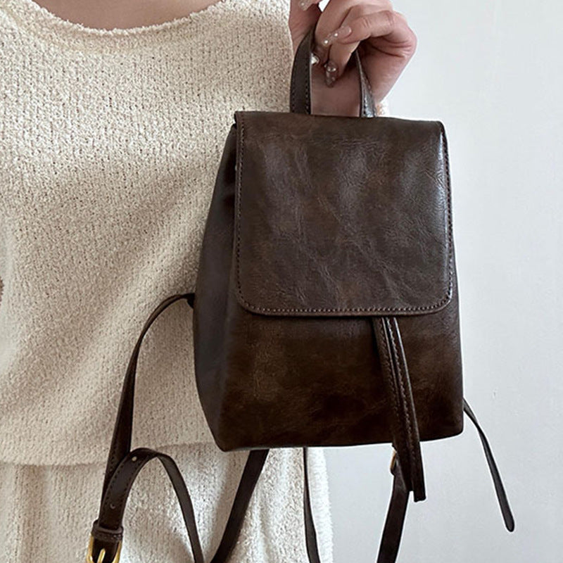 Reppu | Retro-tyyli, kompakti ja käytännöllinen