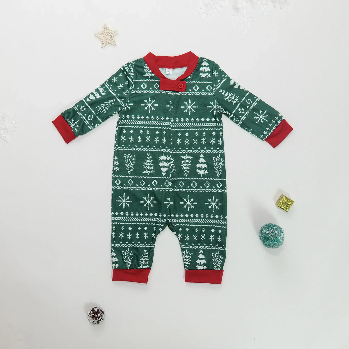 Joulupyjama perheelle 2 osainen setti jouluisella all-over-kuosilla